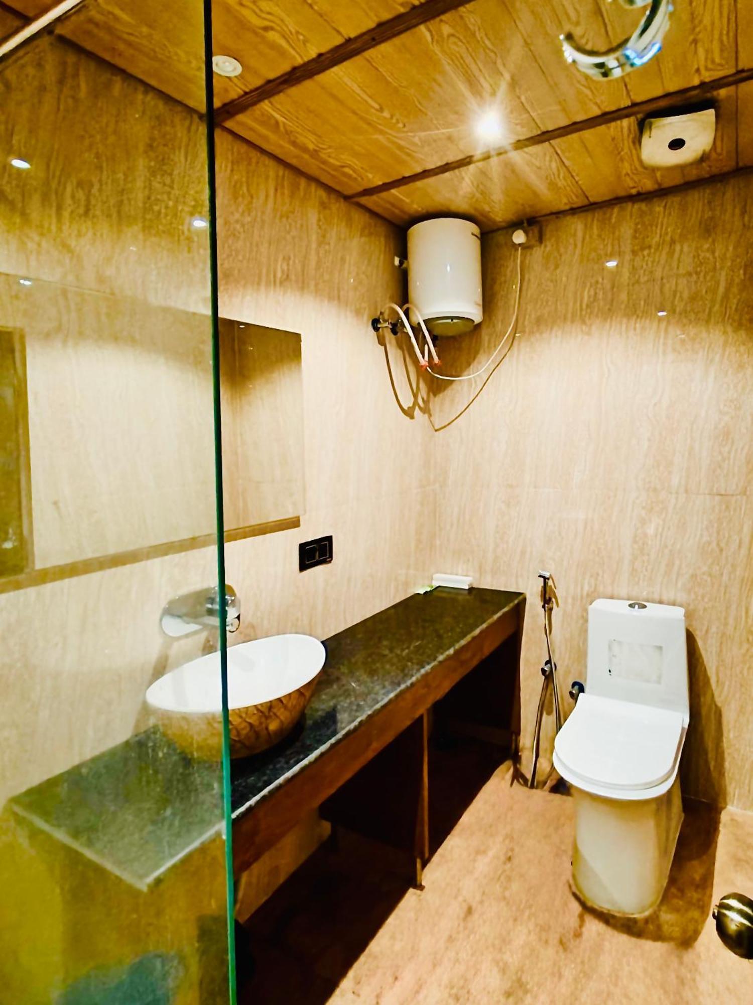 Eco Village सहारा