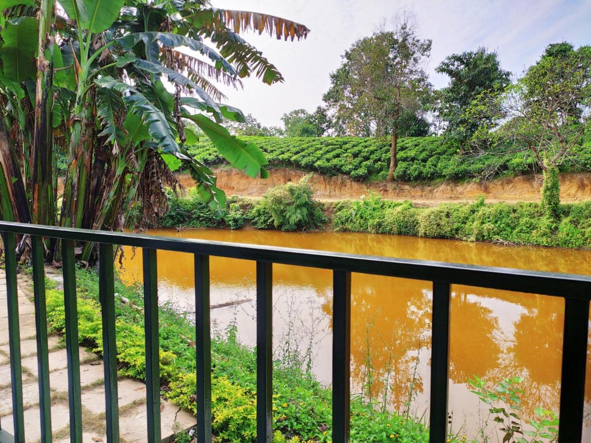 Eco Village Resort *