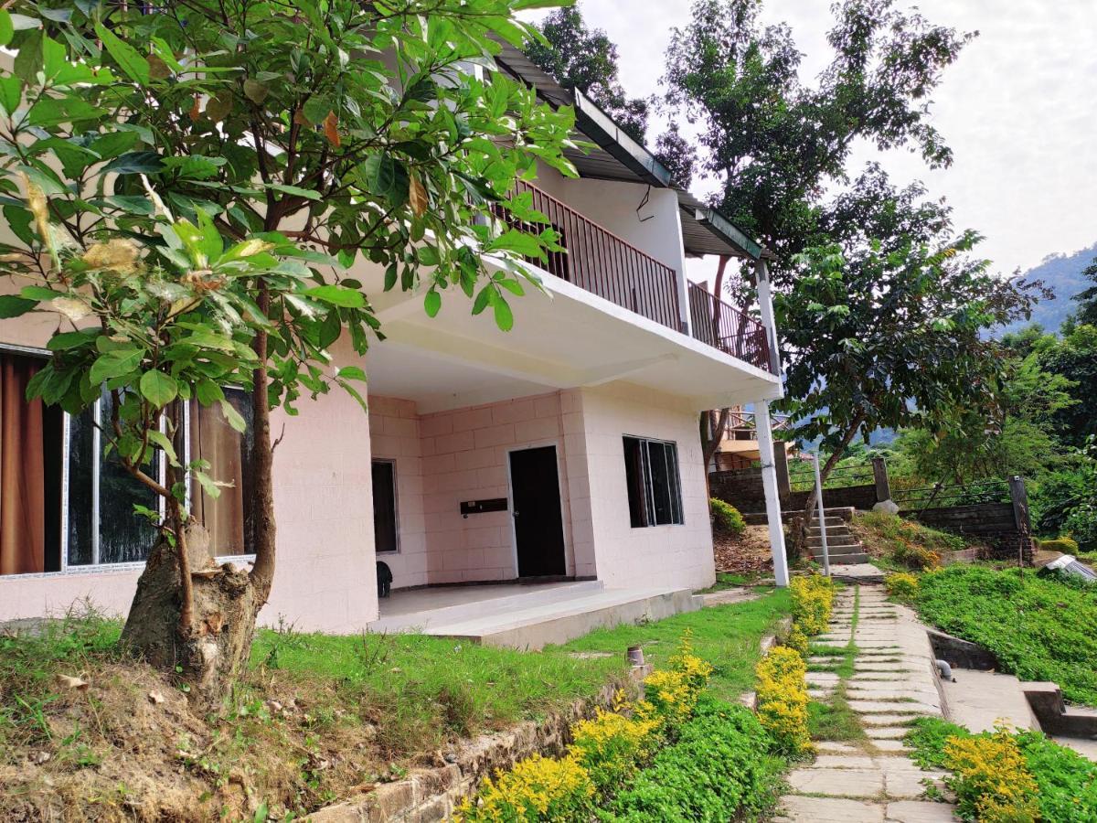 Eco Village Resort *